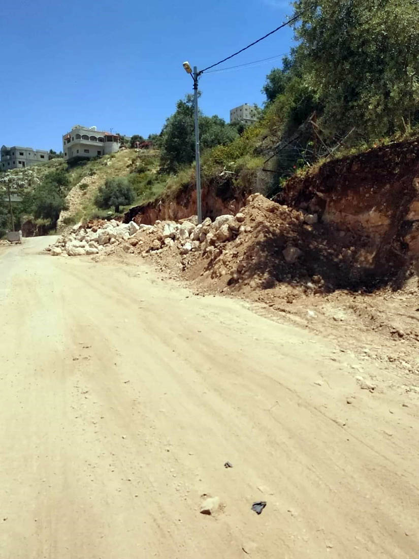 بلدية كفرنجة تباشر بتوسعة شارع الكازية القديمة