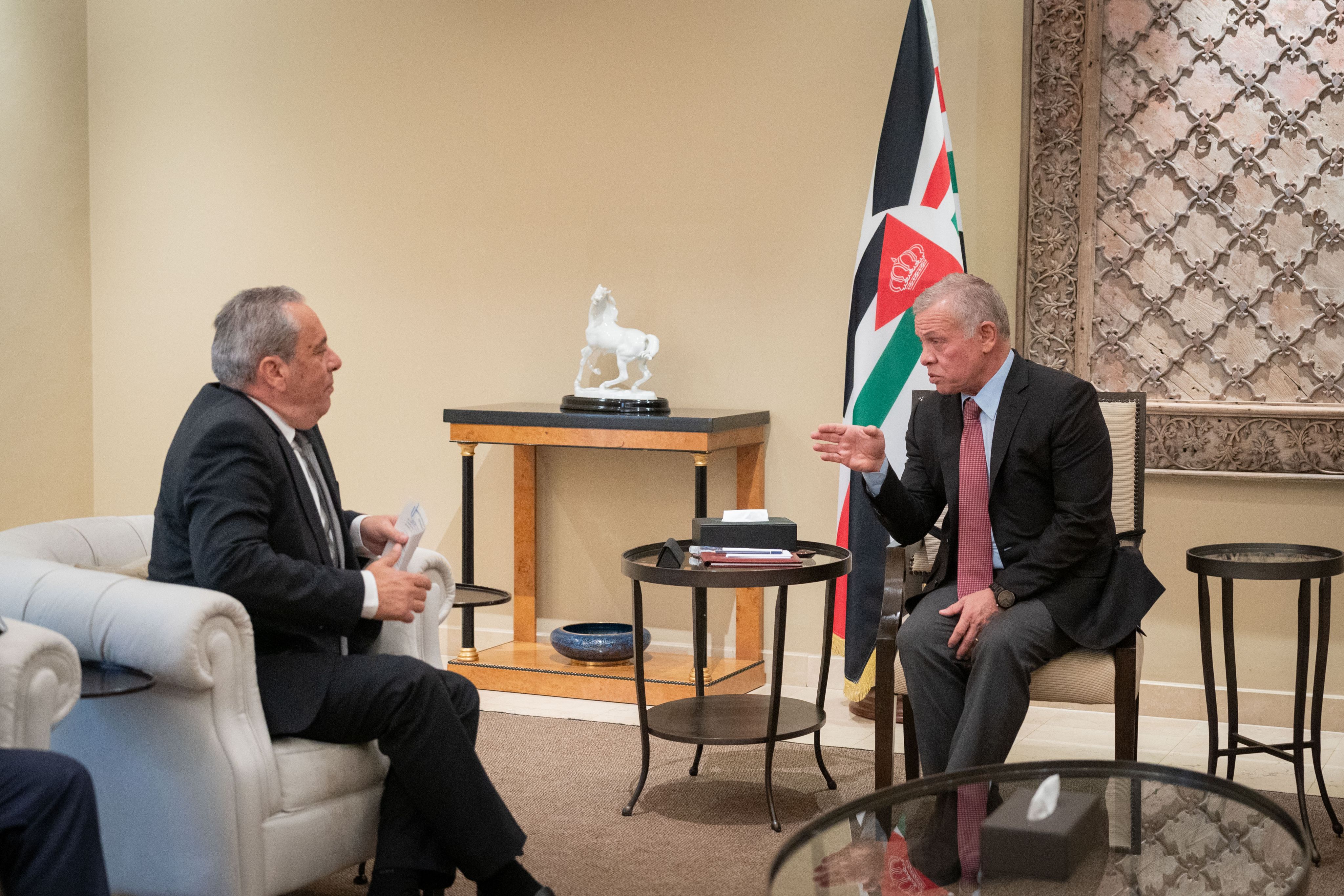 King receives Cyprus defence minister