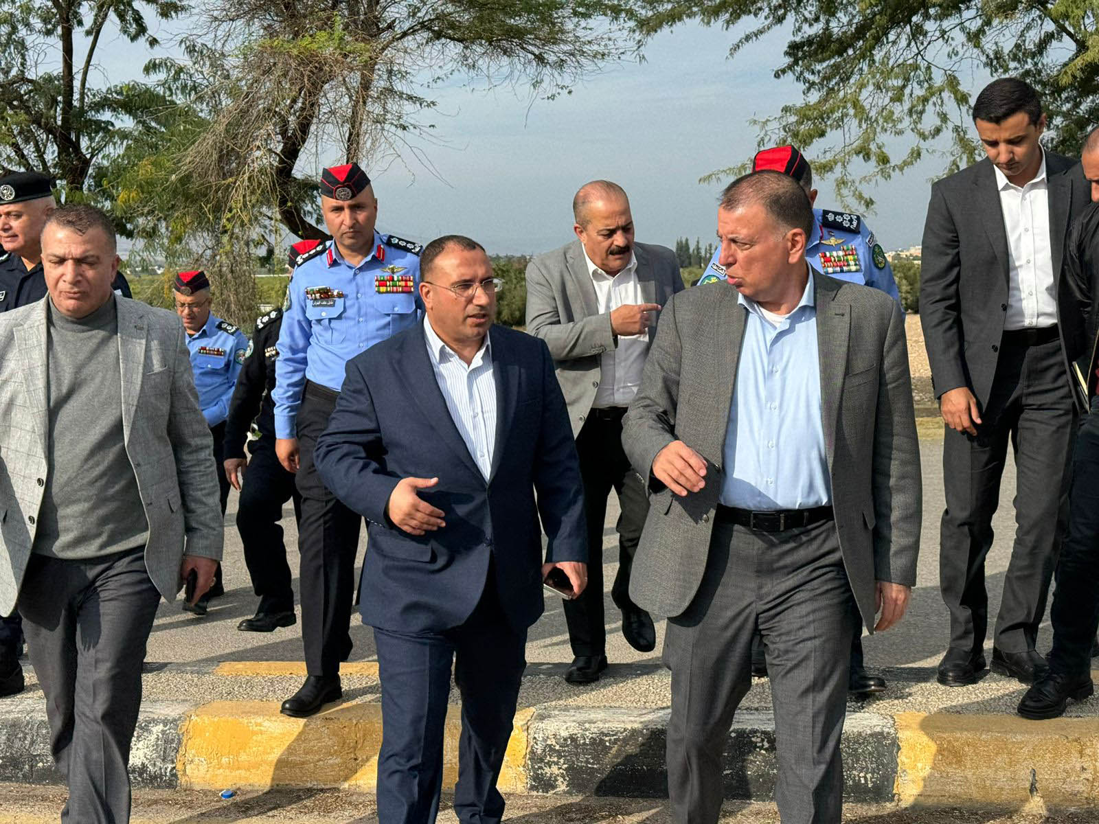 Interior Minister inspects workflow at Sheikh Hussein crossing