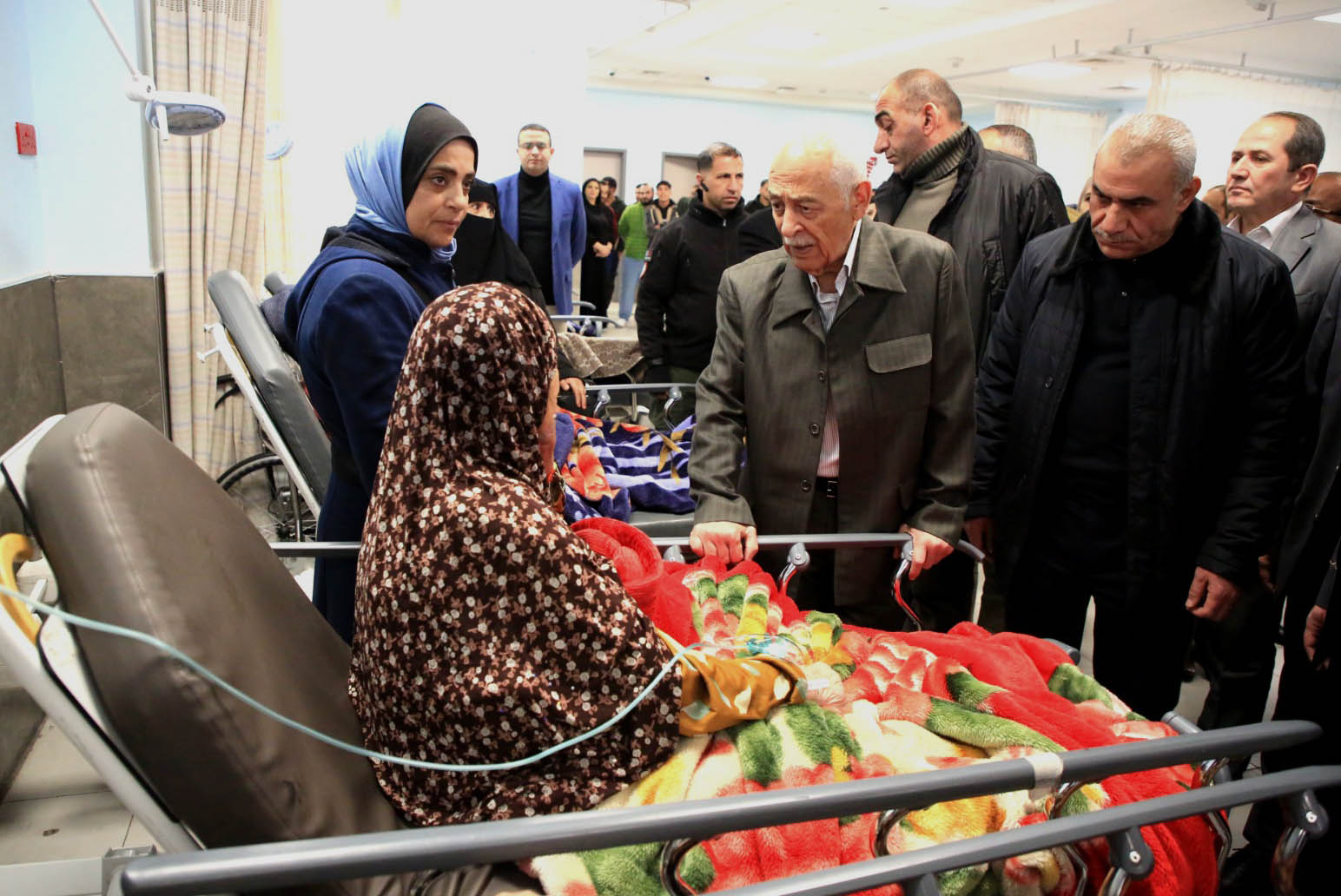 Royal Court chief checks on White Beds Society's injured