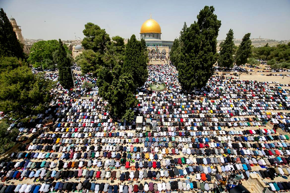 50k worshipers perform Friday prayer at Al-Aqsa Mosque