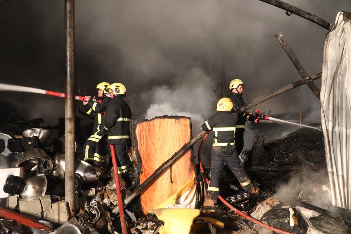 Massive Fire Breaks Out in Furniture Warehouse in Sahab