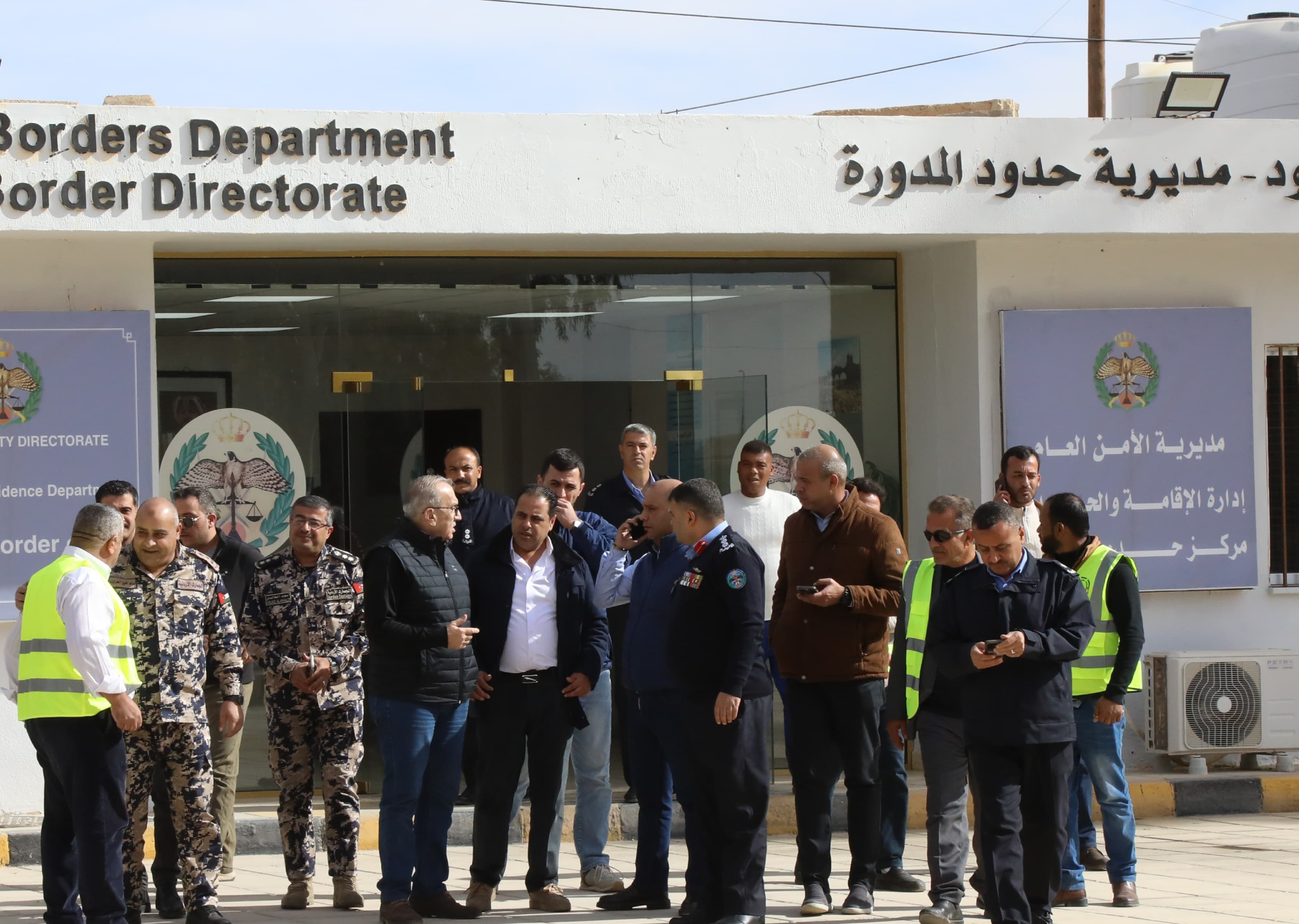 Public Works Minister inspects road projects progress in Ma'an, Aqaba