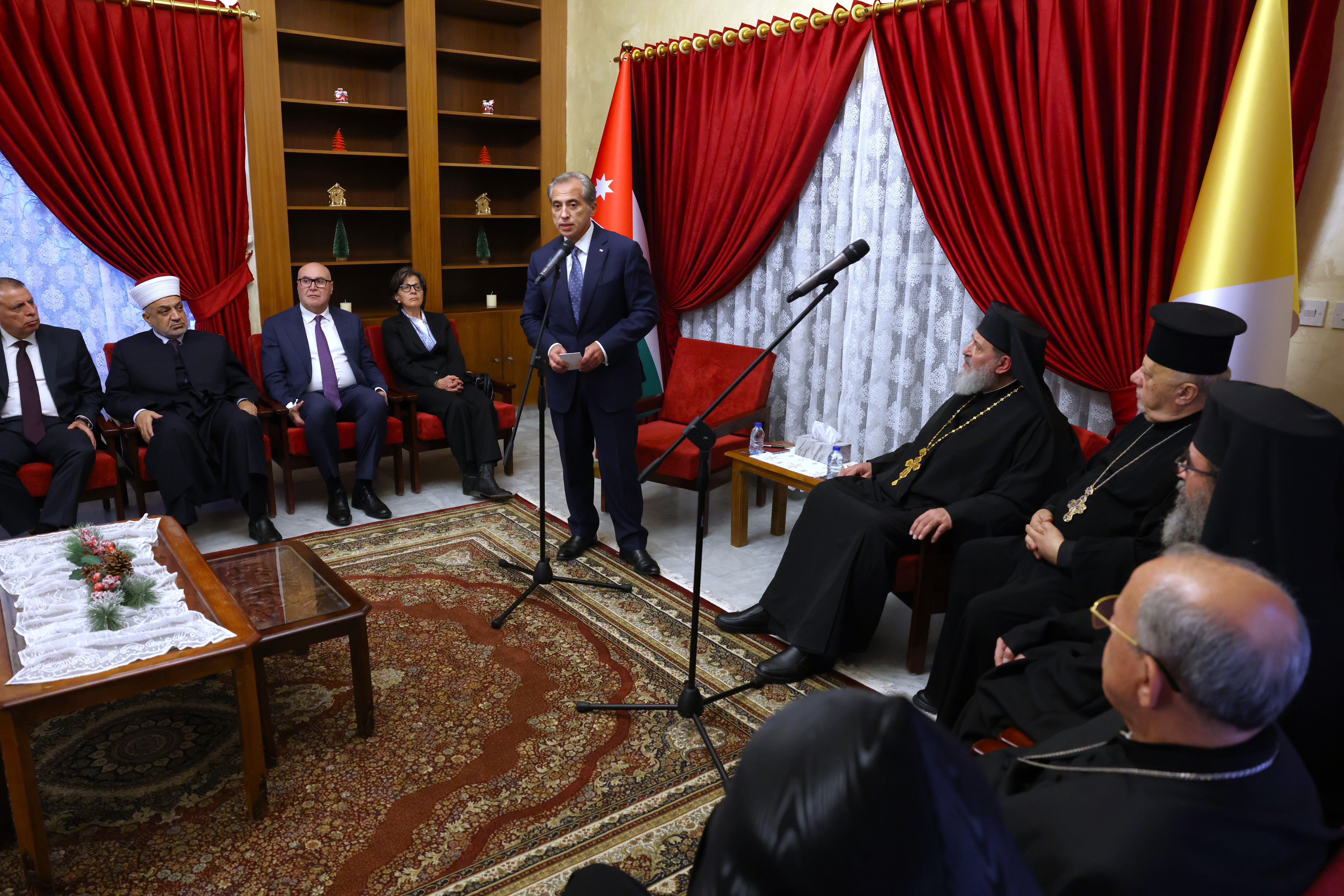 PM extends Christmas, New Year greetings to Christians