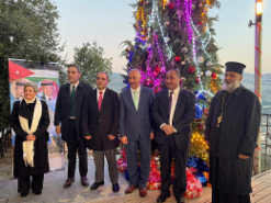 Jabal Awf Cultural Forum holds ceremony to light Christmas tree in Ajloun