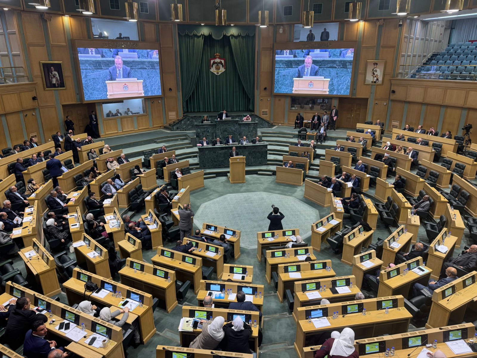 Lower House approves 2025 budget, with focus on combating tax evasion, building robust economy