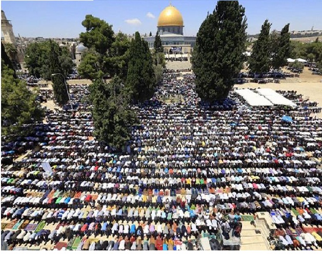 60k worshipers perform Friday prayer at Al-Aqsa Mosque