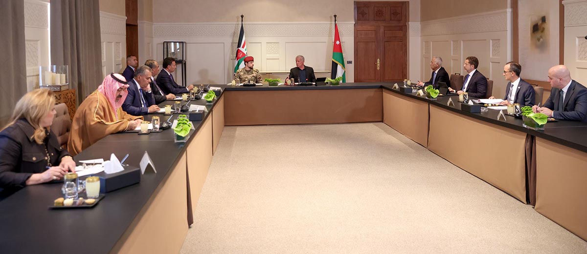 King meets with House of Representatives’ permanent office