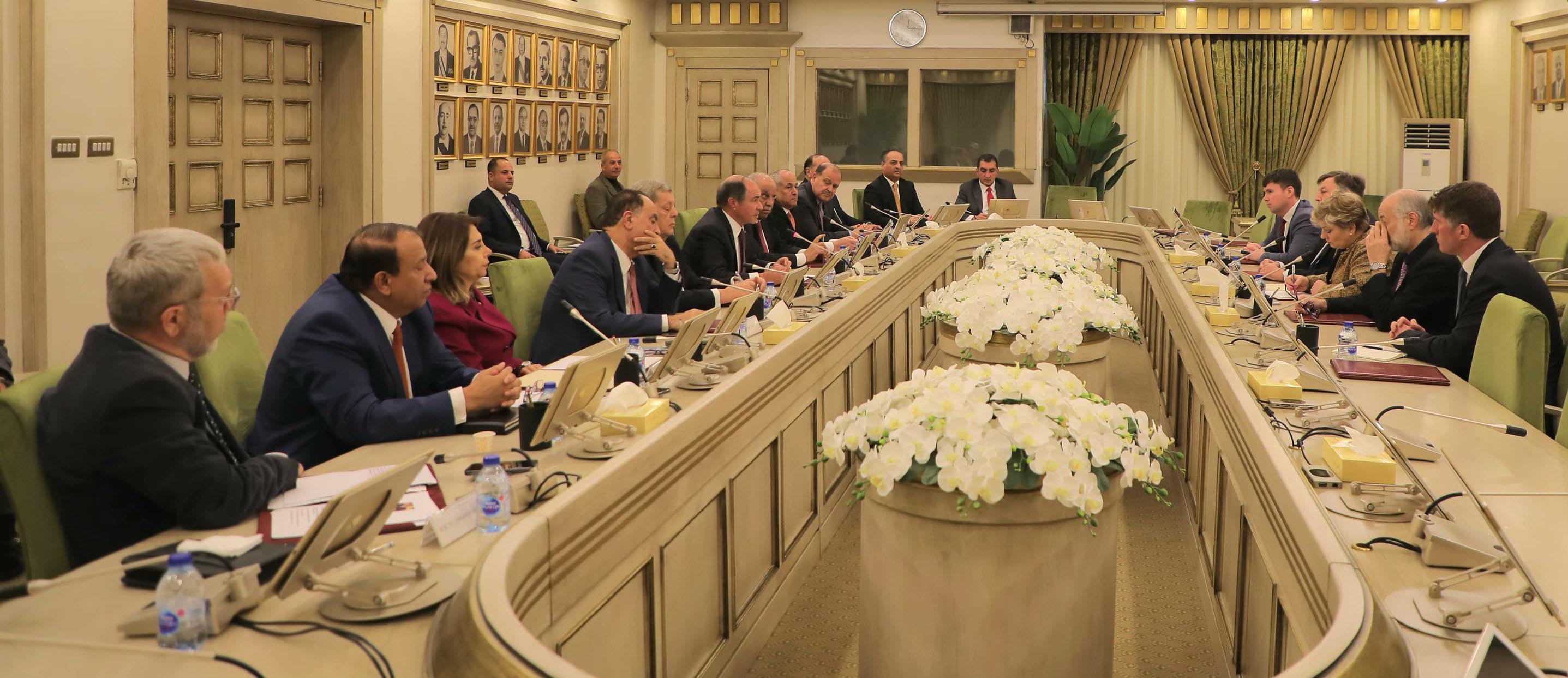 Senate Committee, British Delegation Discusses Regional Issues with British Delegation