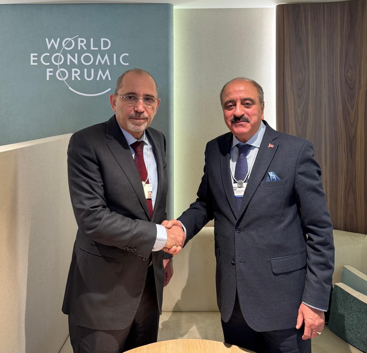 FM holds meetings in Davoswith Arab, foreign counterparts, officials