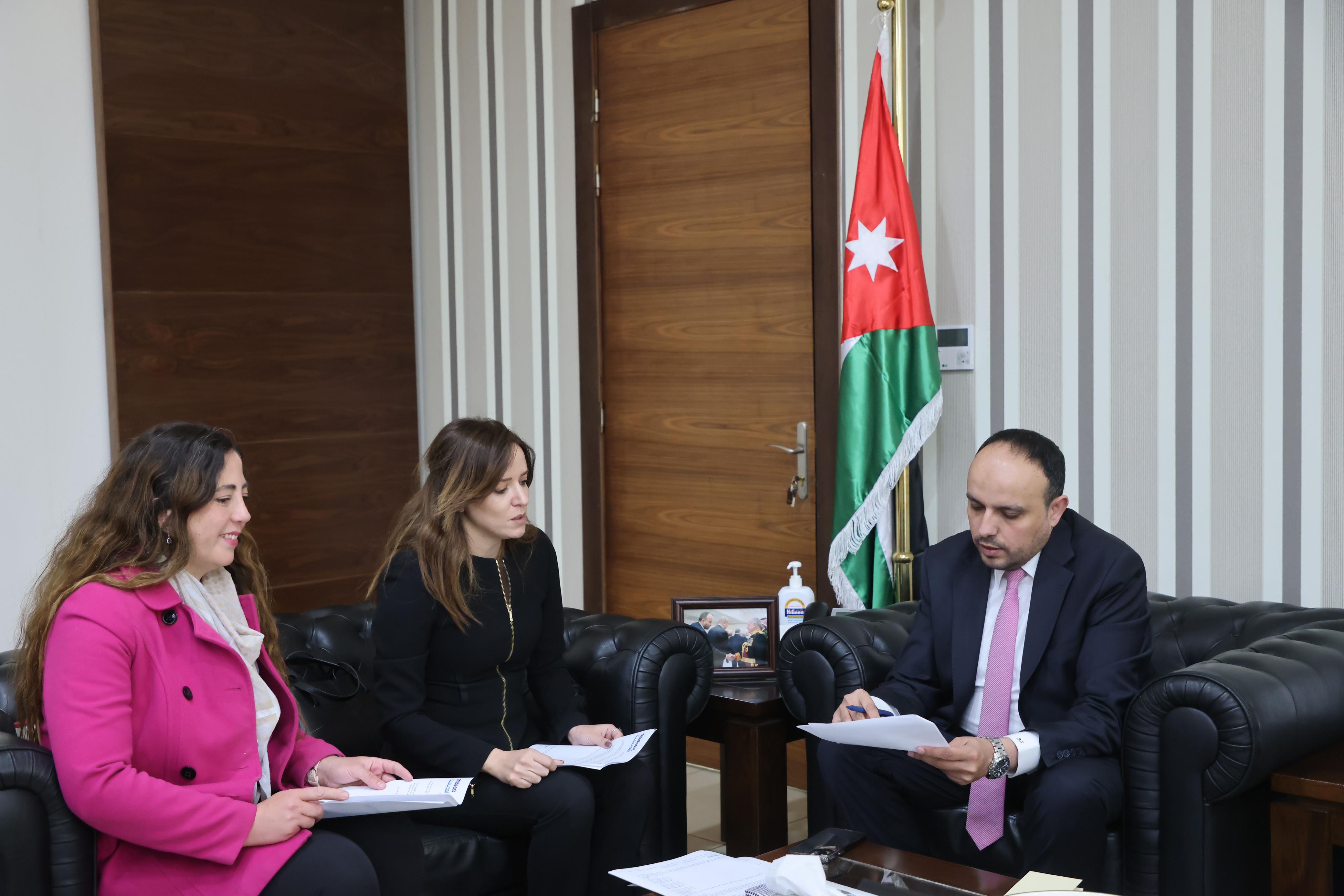 Youth Minister, AMIDEAST country director discuss employment program in aviation sector