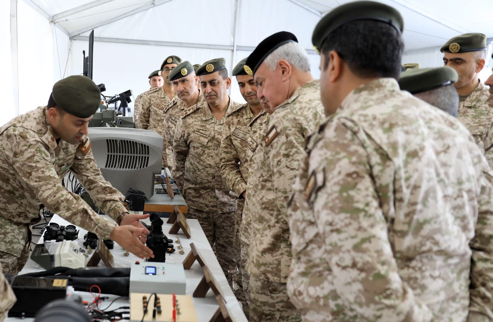 Army chief visits Al Hussein Main Workshops Command