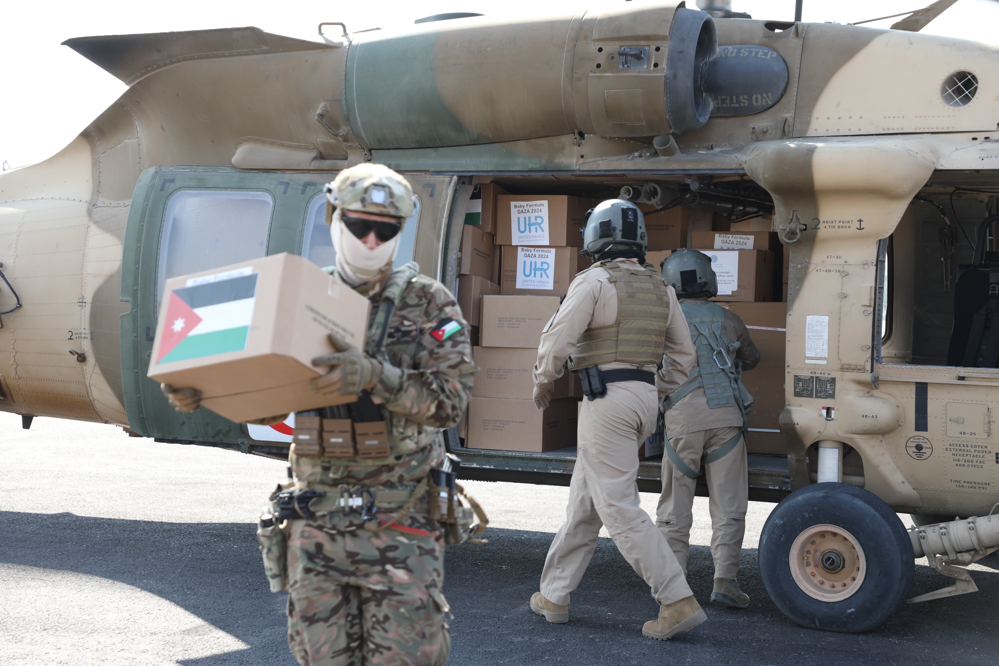 Jordan dispatches 16 new aid helicopters to Gaza