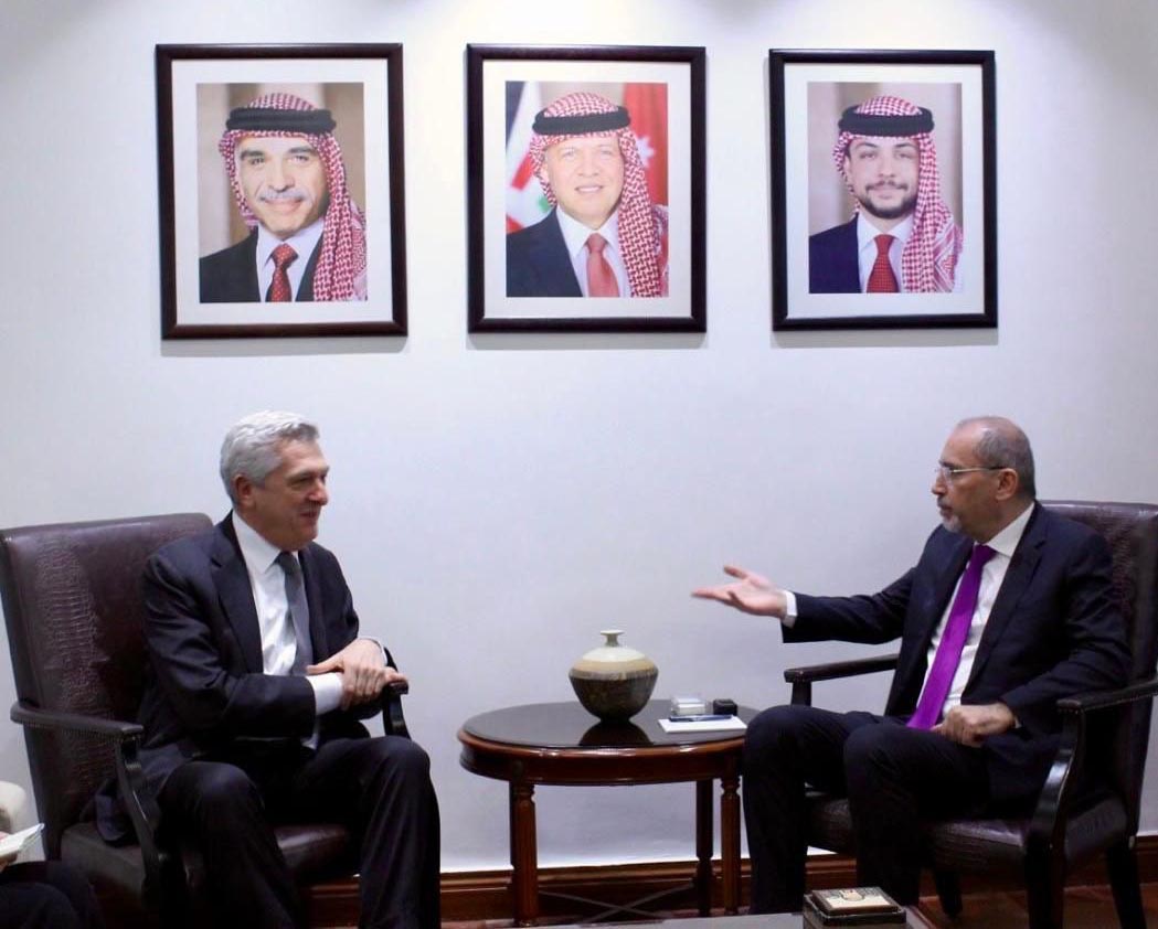 Foreign Minister Discusses Syrian Refugee Issue with UNHCR Chief