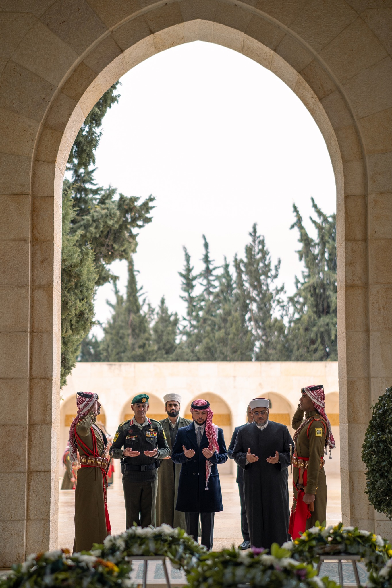 Crown Prince visits King Hussein’s tomb