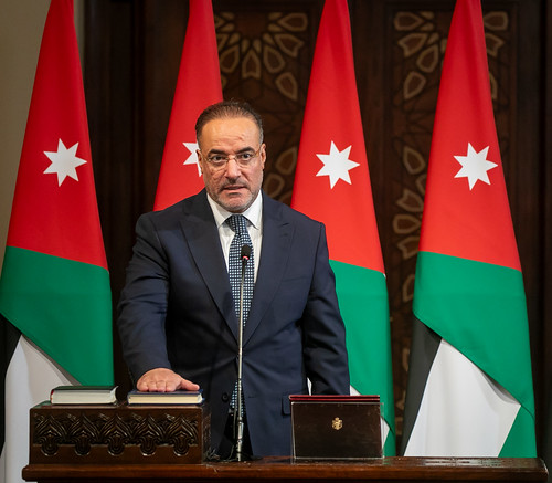 Finance minister: Gov't 'serious' about controlling public expenditures