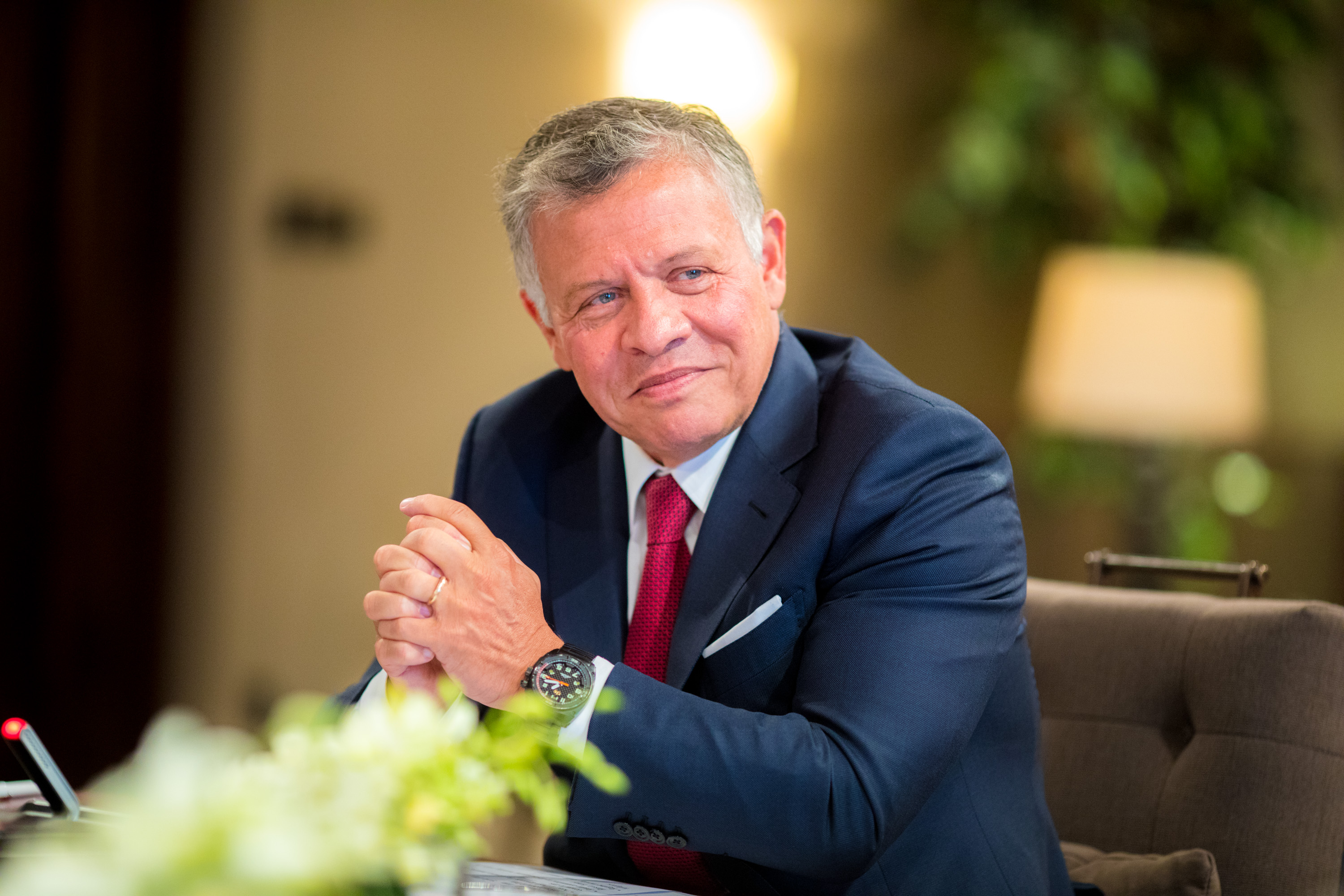 Jordanian gathers await King Abdullah II upon return from Washington