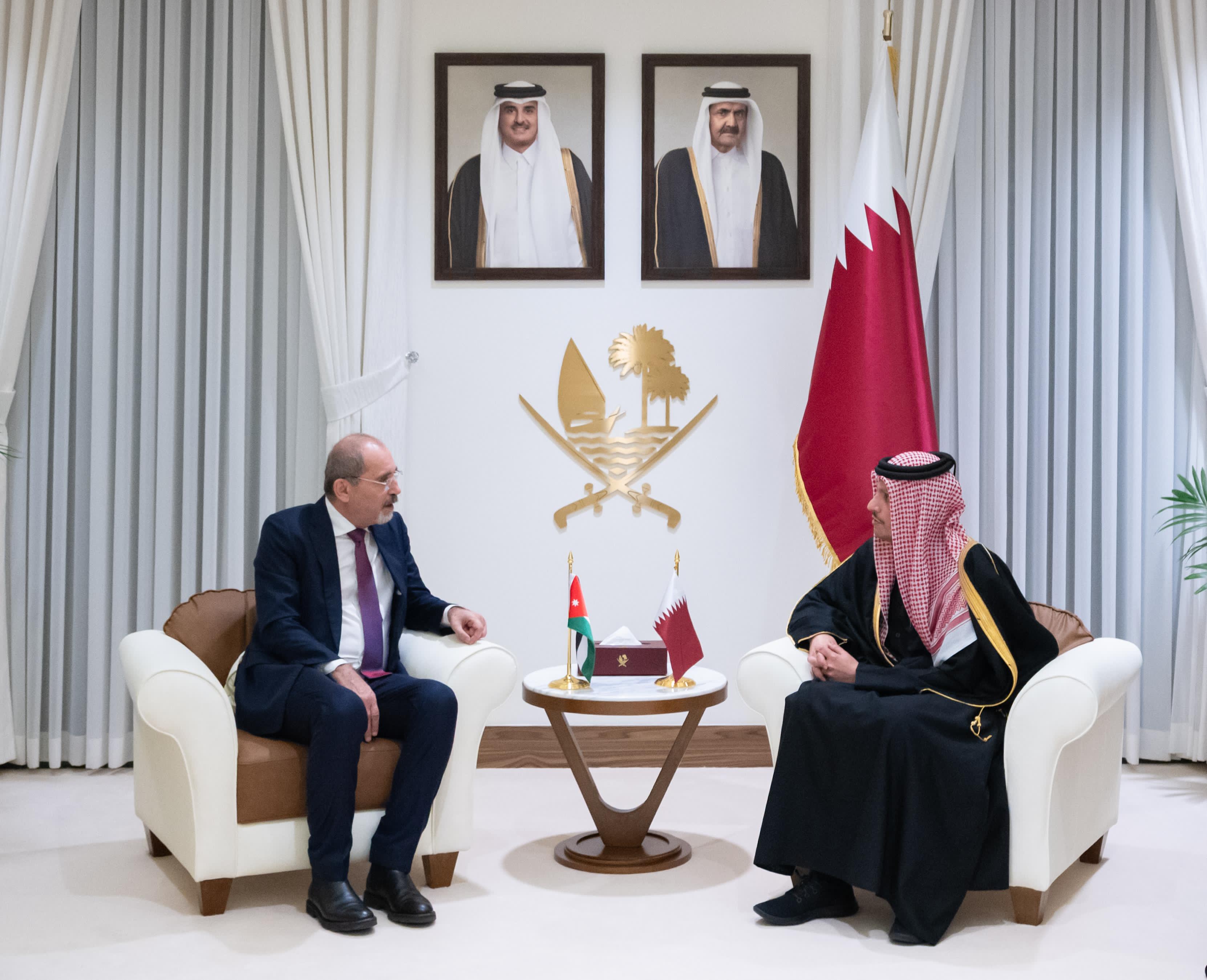 FM meets Qatari counterpart in Doha