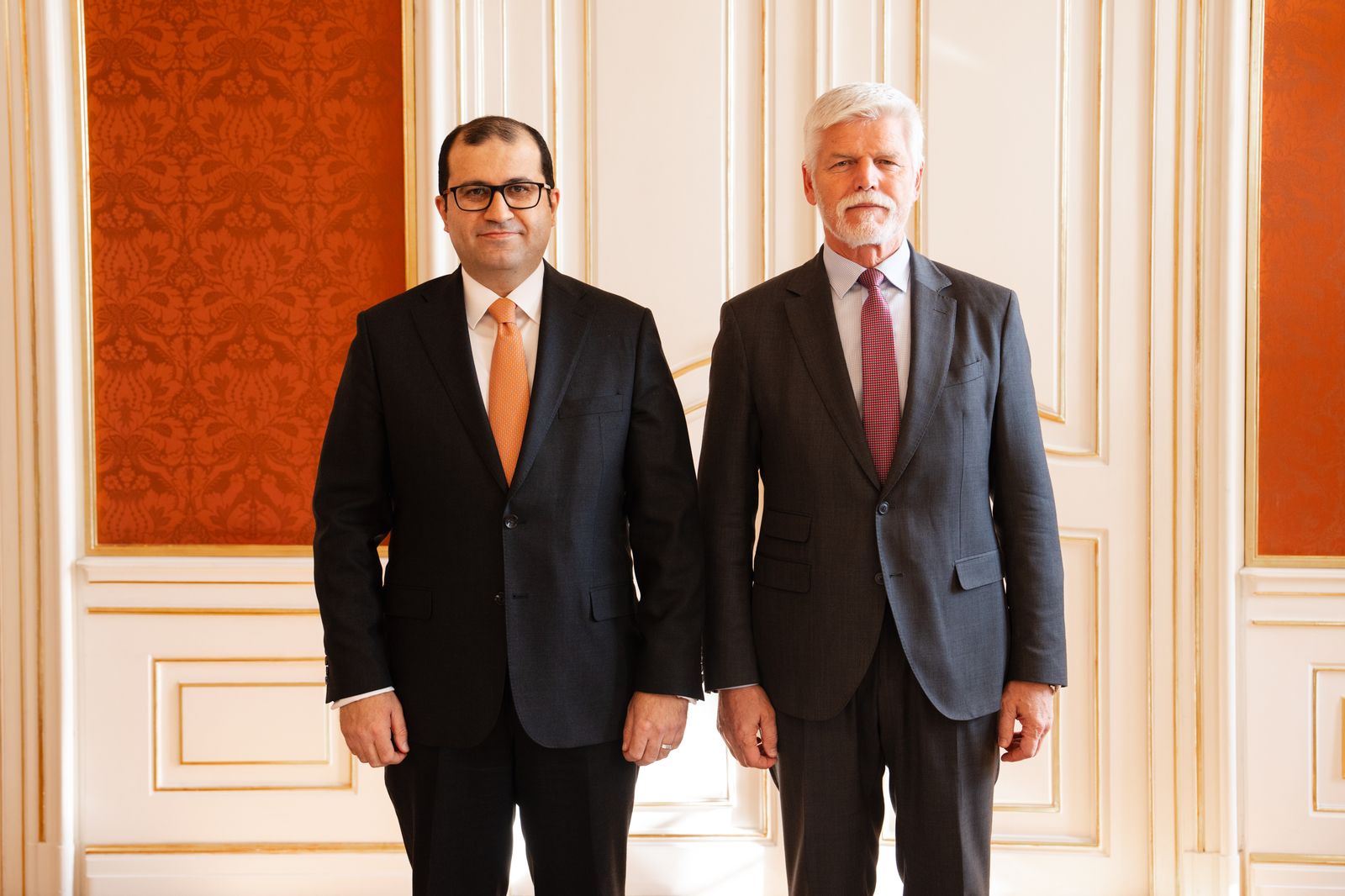 Ambassador Hindawi presents credentials to Czech President