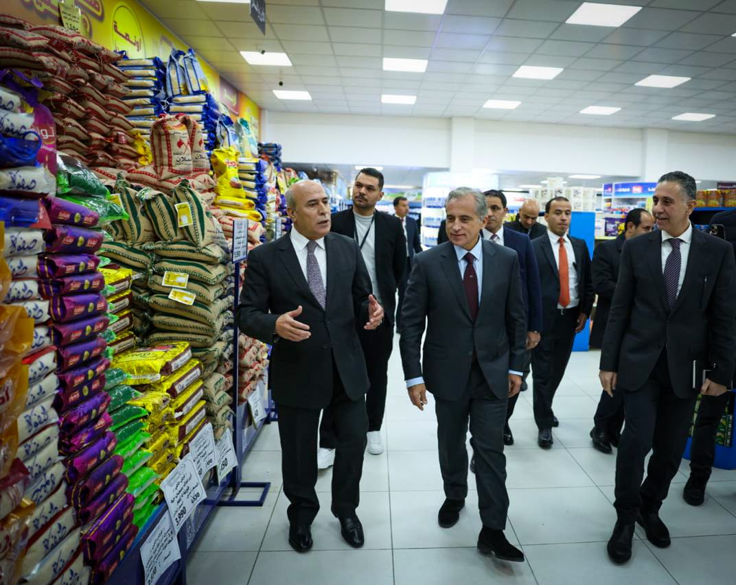 PM checks on Military, Civilian Consumer Corporations' markets ahead of Ramadan