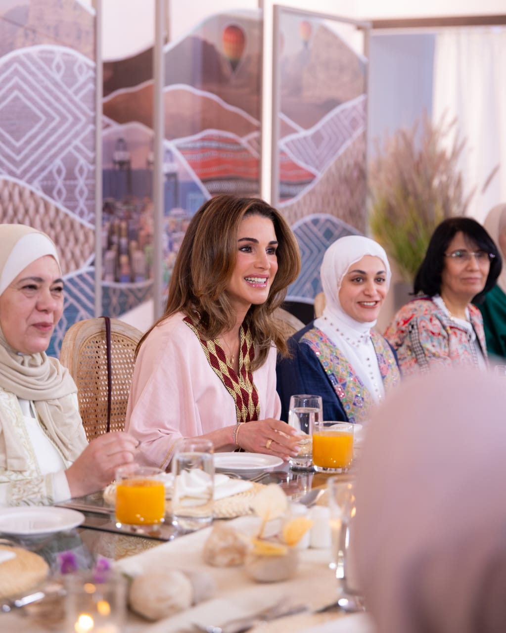 Queen Rania Hosts Iftar for Women in Aqaba
