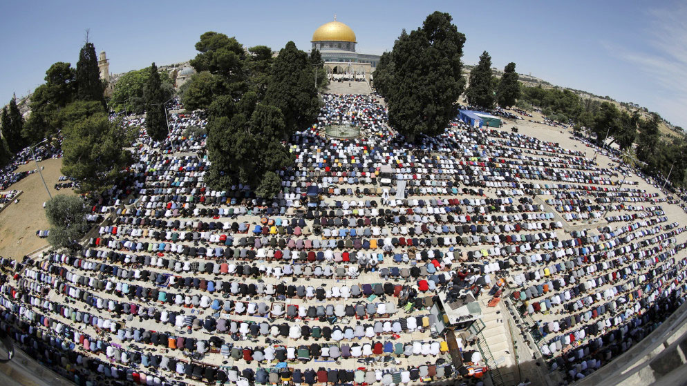 90k worshipers perform Friday prayer at Al-Aqsa Mosque