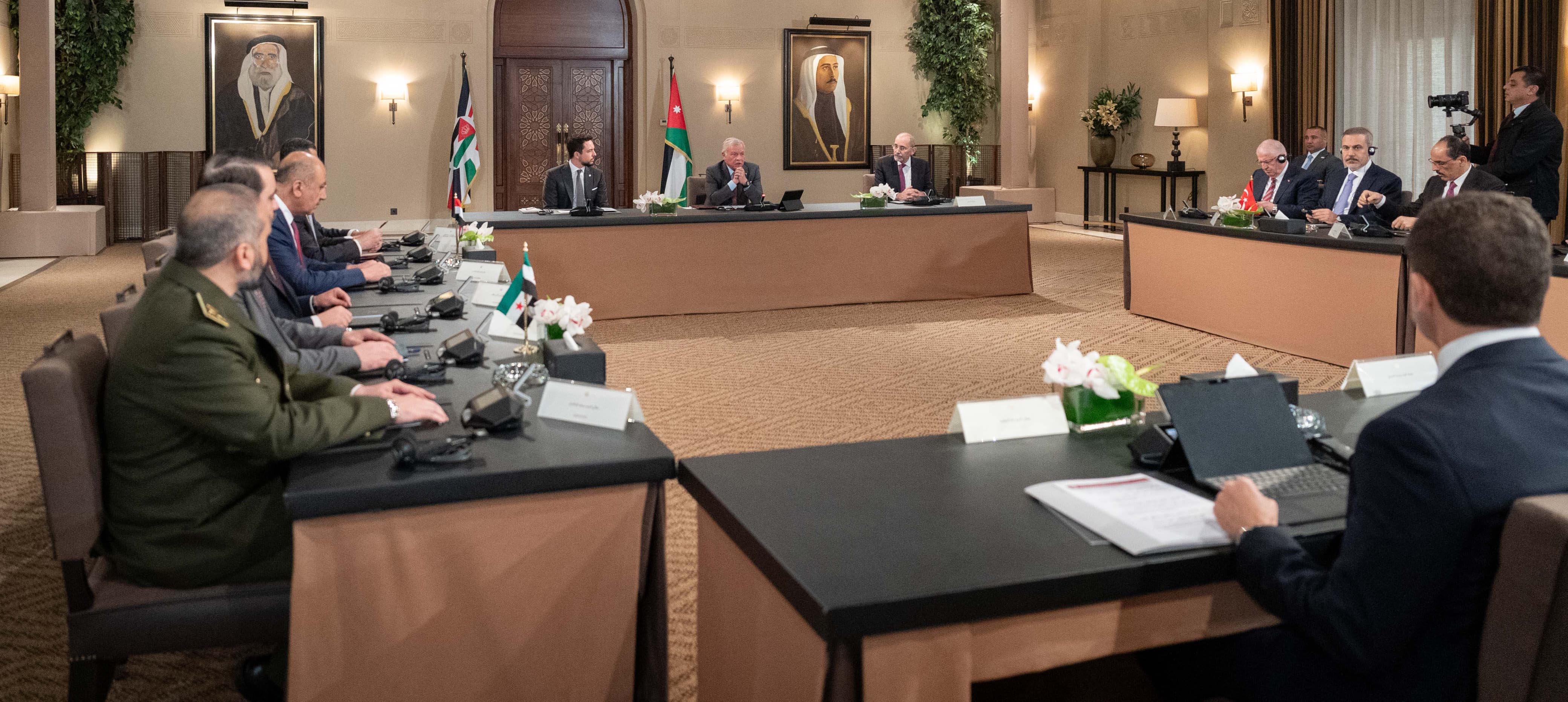 King receives senior officials participating in meeting hosted by Jordan for Syria’s neighbouring countries