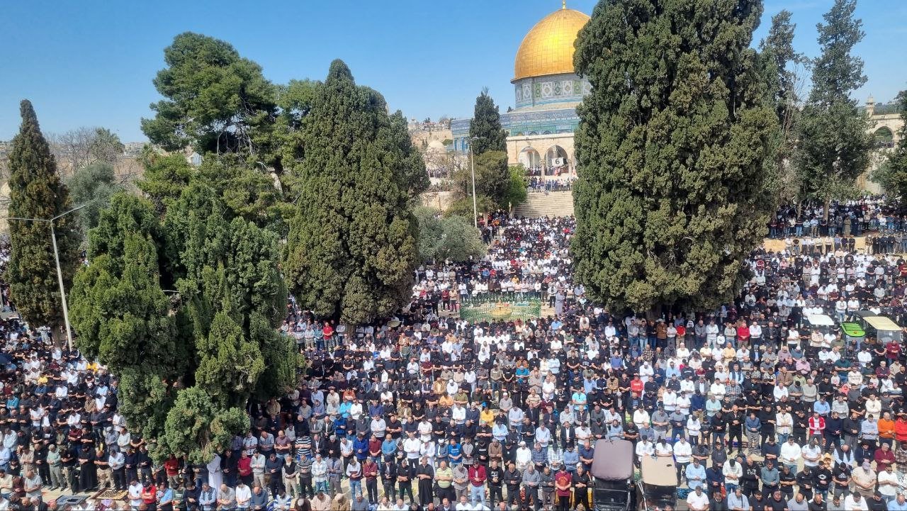 80k worshipers perform Friday prayer at Al-Aqsa Mosque