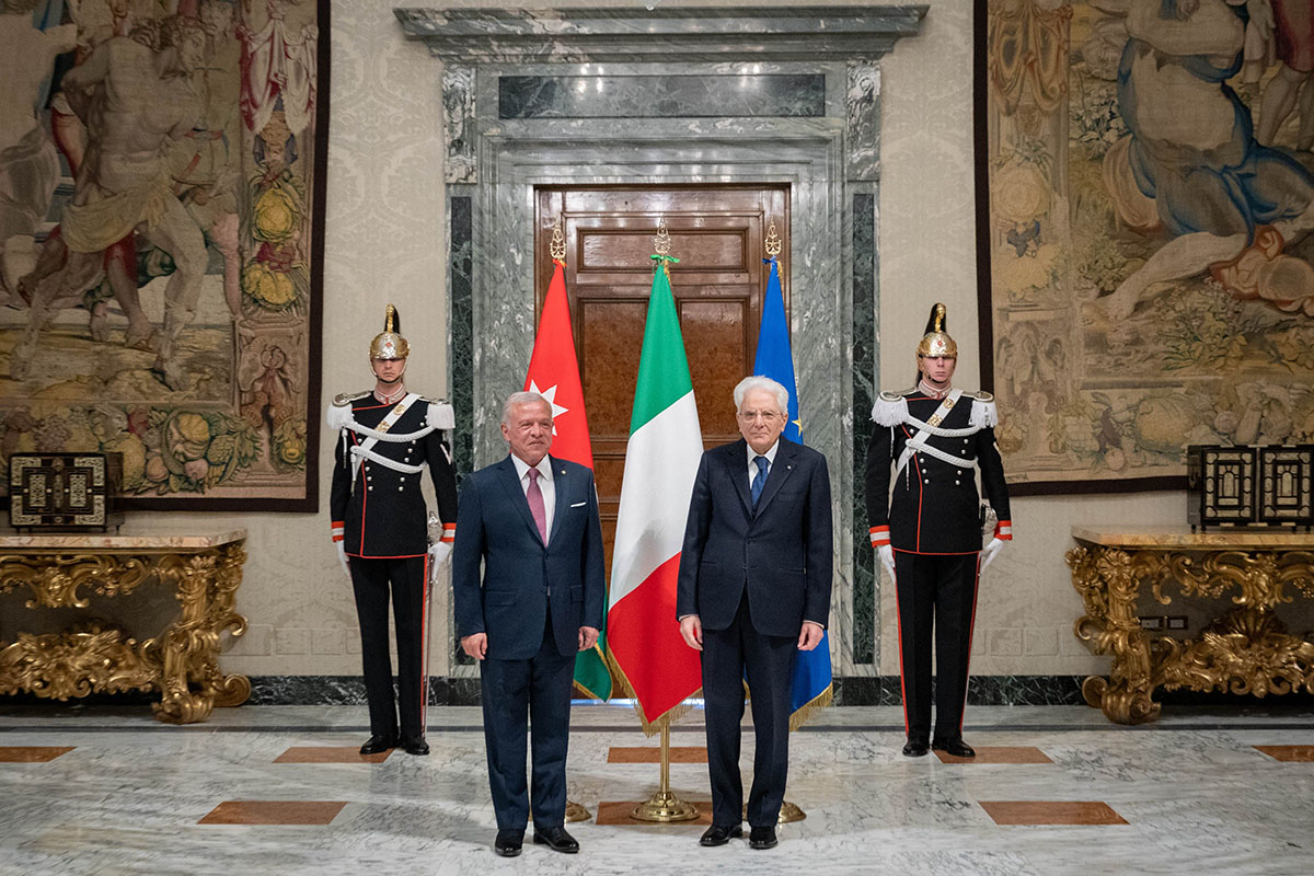 King meets Italy president