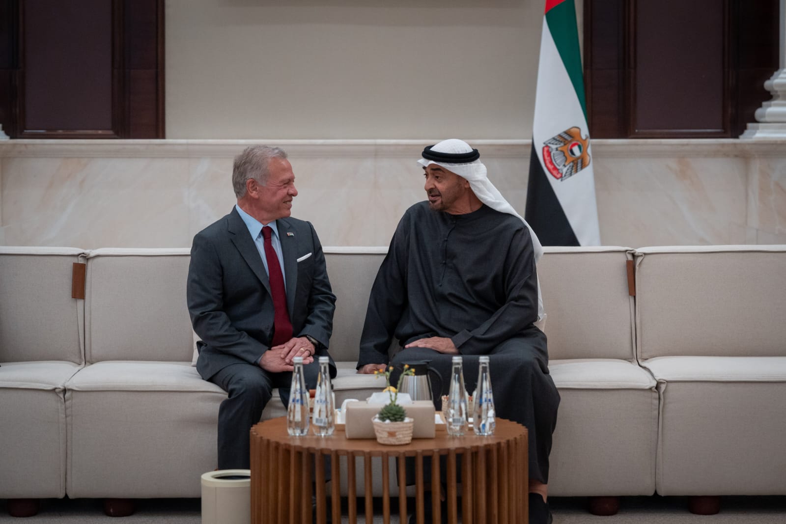 King meets UAE president in Abu Dhabi