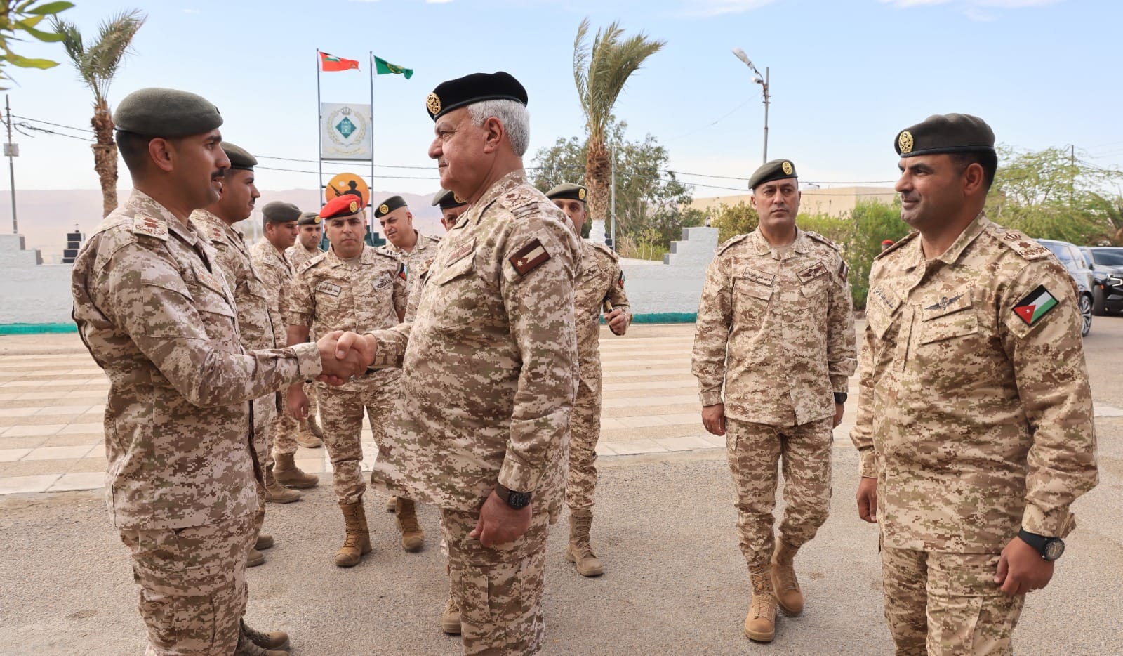 Army chief visits 41st Mechanized Battalion of Martyr Abdul Hamid Sharaf