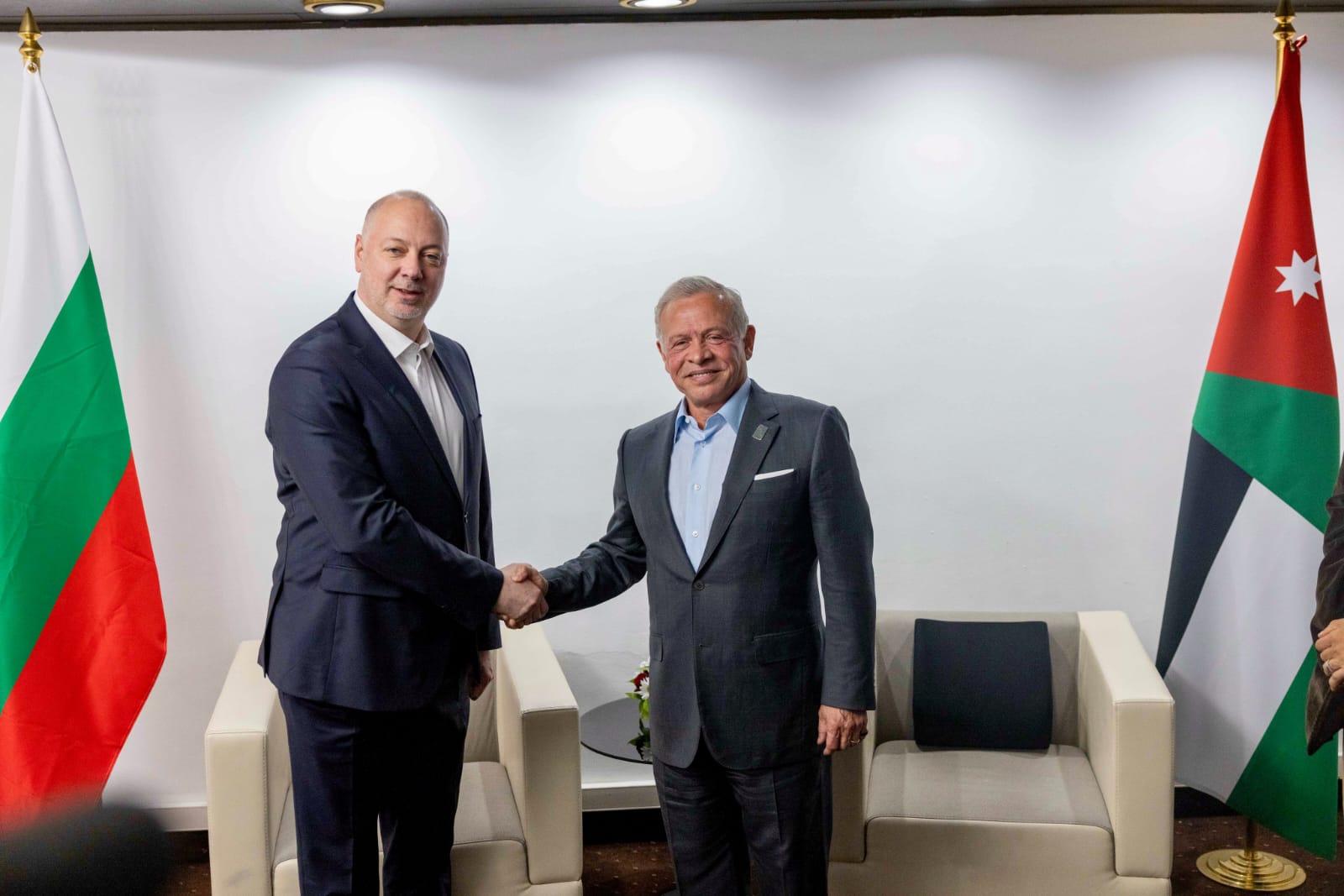 King meets with Bulgarian PM