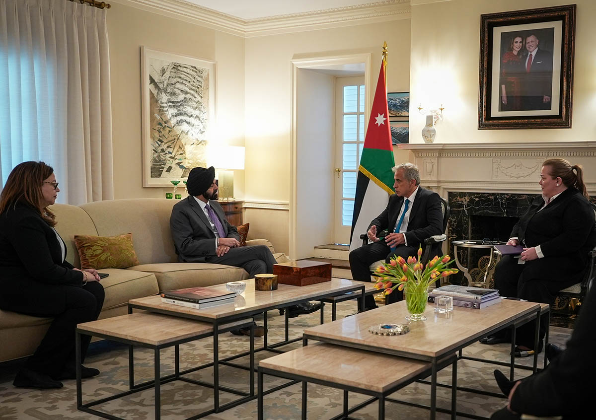 PM Meets Senior U.S. Officials, Holds Talks with World Bank, IMF Leaders