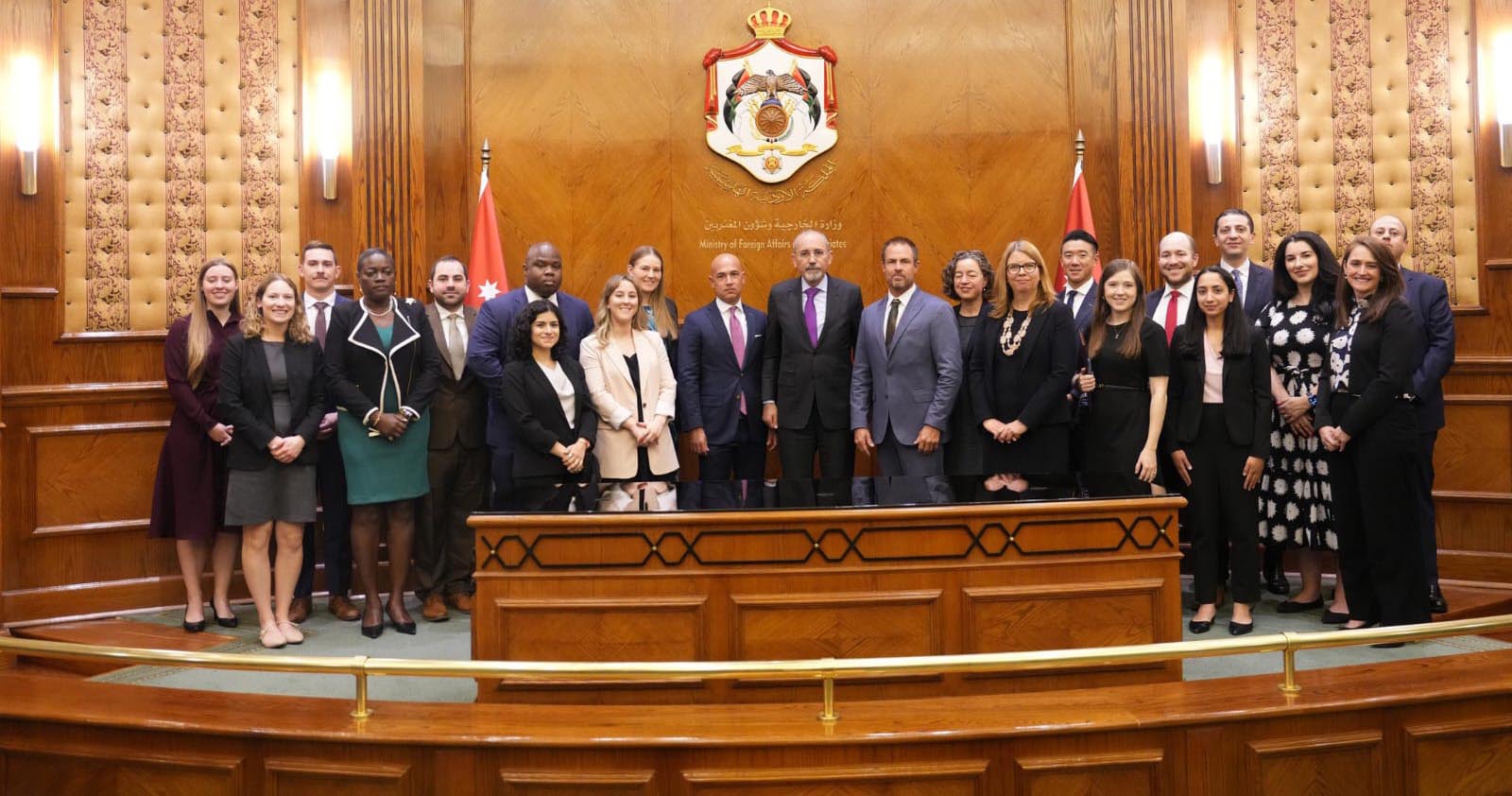 FM Meets US Congressional Delegation; Urges Aid Delivery to Gaza