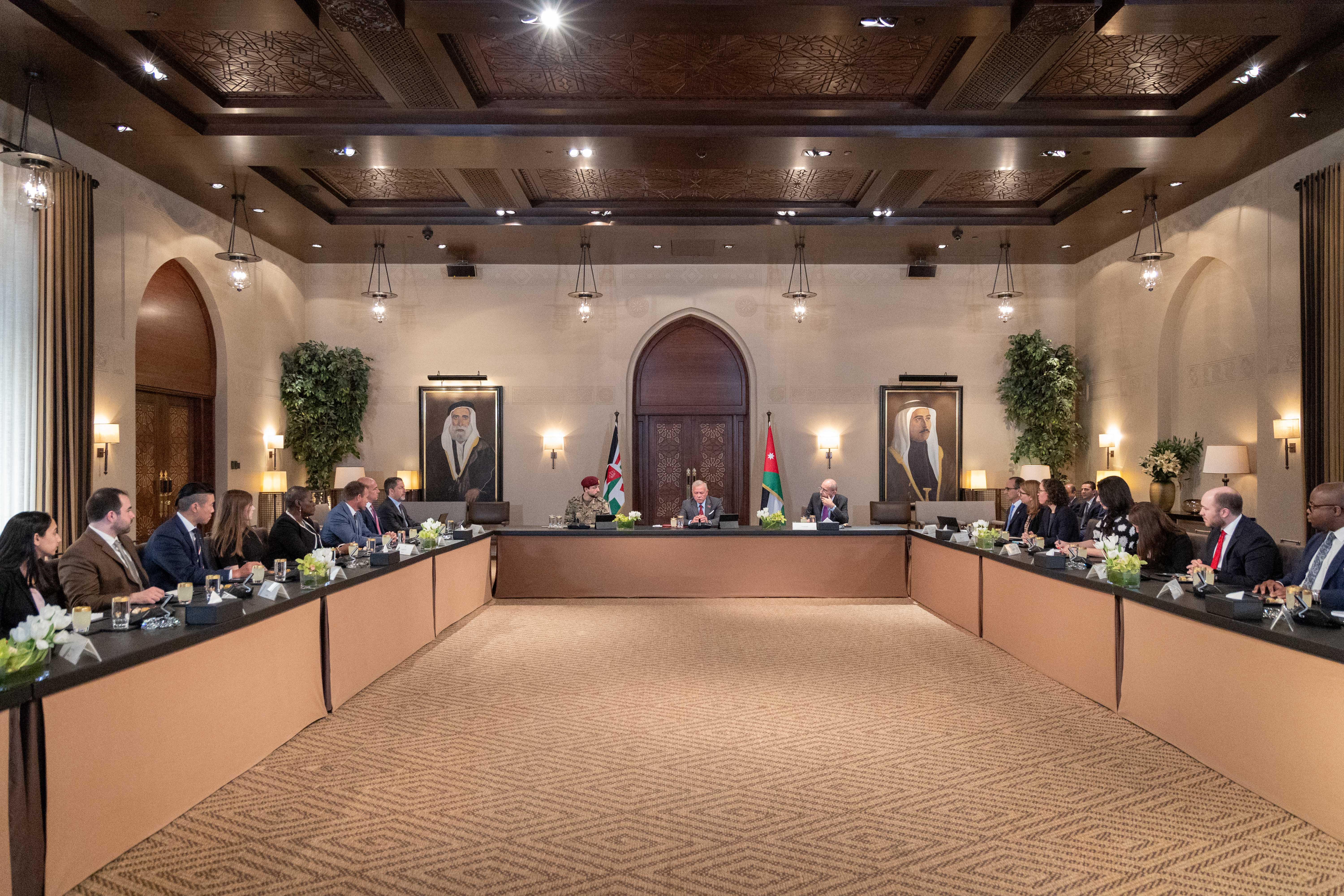 King receives US Congress staffers