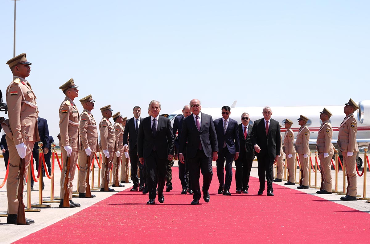 Deputizing for King, PM arrives in Baghdad to participate in 34th Arab Summit
