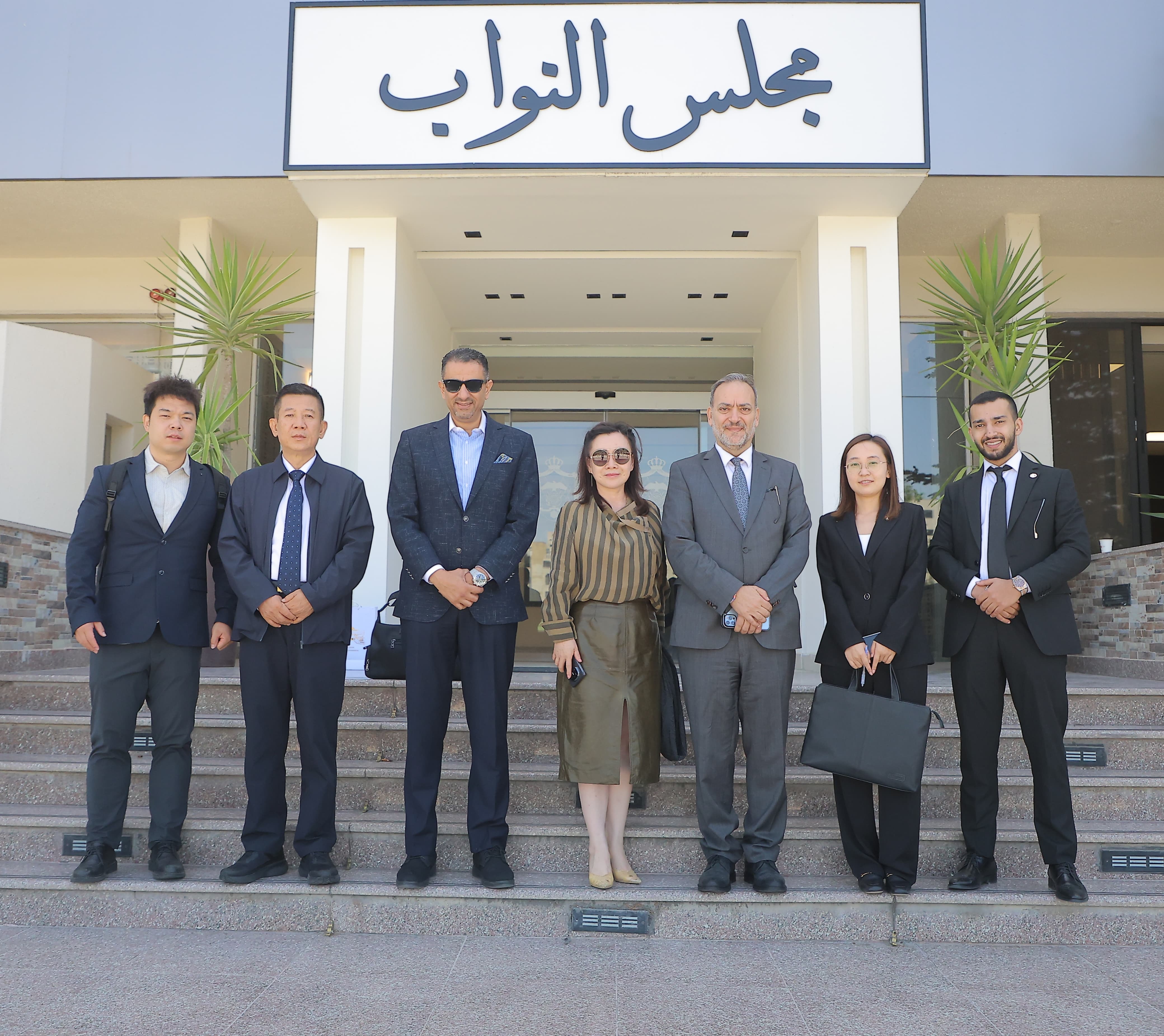 Parliamentary Committee, Chinese Delegation Discuss Expanding Economic Cooperation