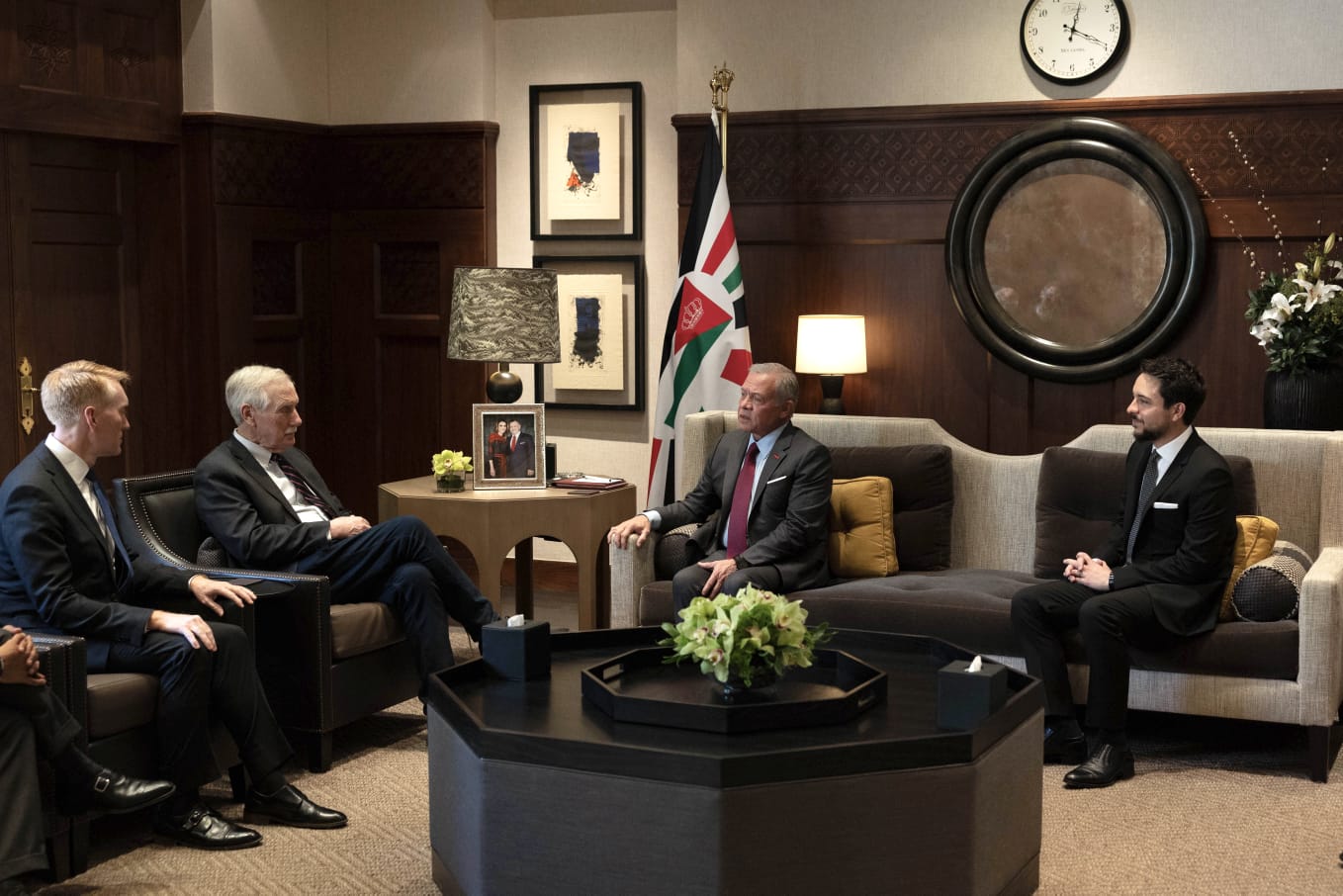 King meets US senators to discuss partnership, region