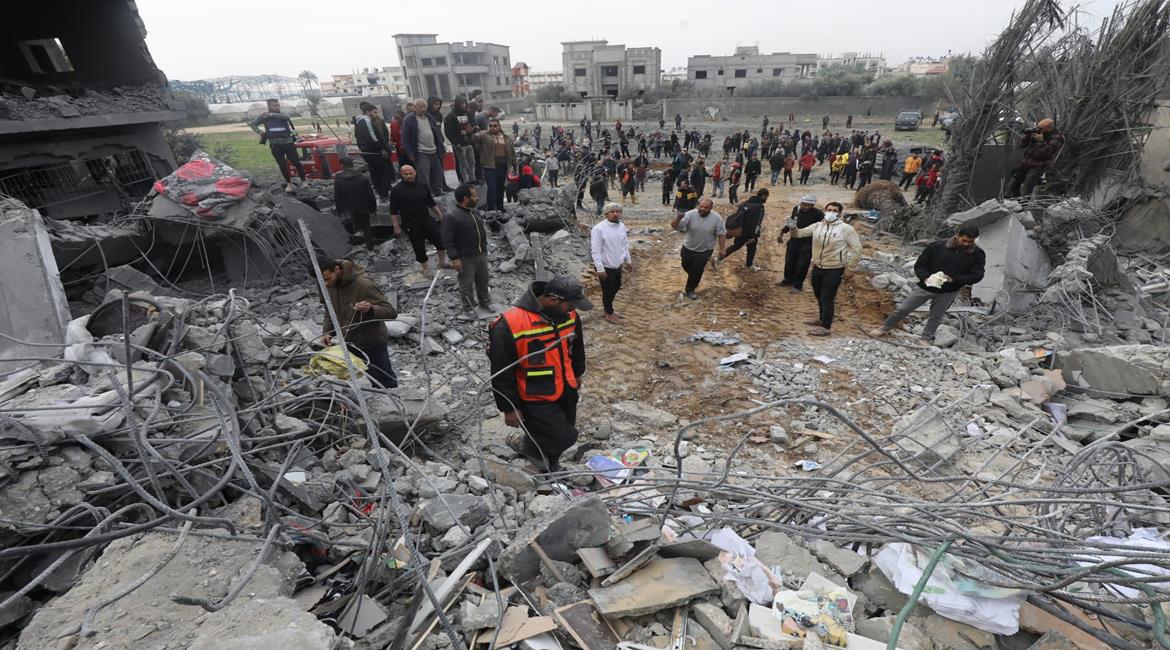 Israeli Strikes Kill 28, Injure 179 in Gaza in 24 Hours as Death Toll Surpasses 54,000