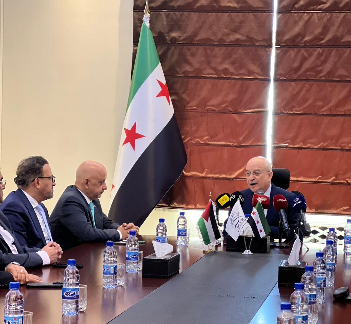 Syrian Minister Welcomes Jordanian Investment in Transport, Logistics Sector