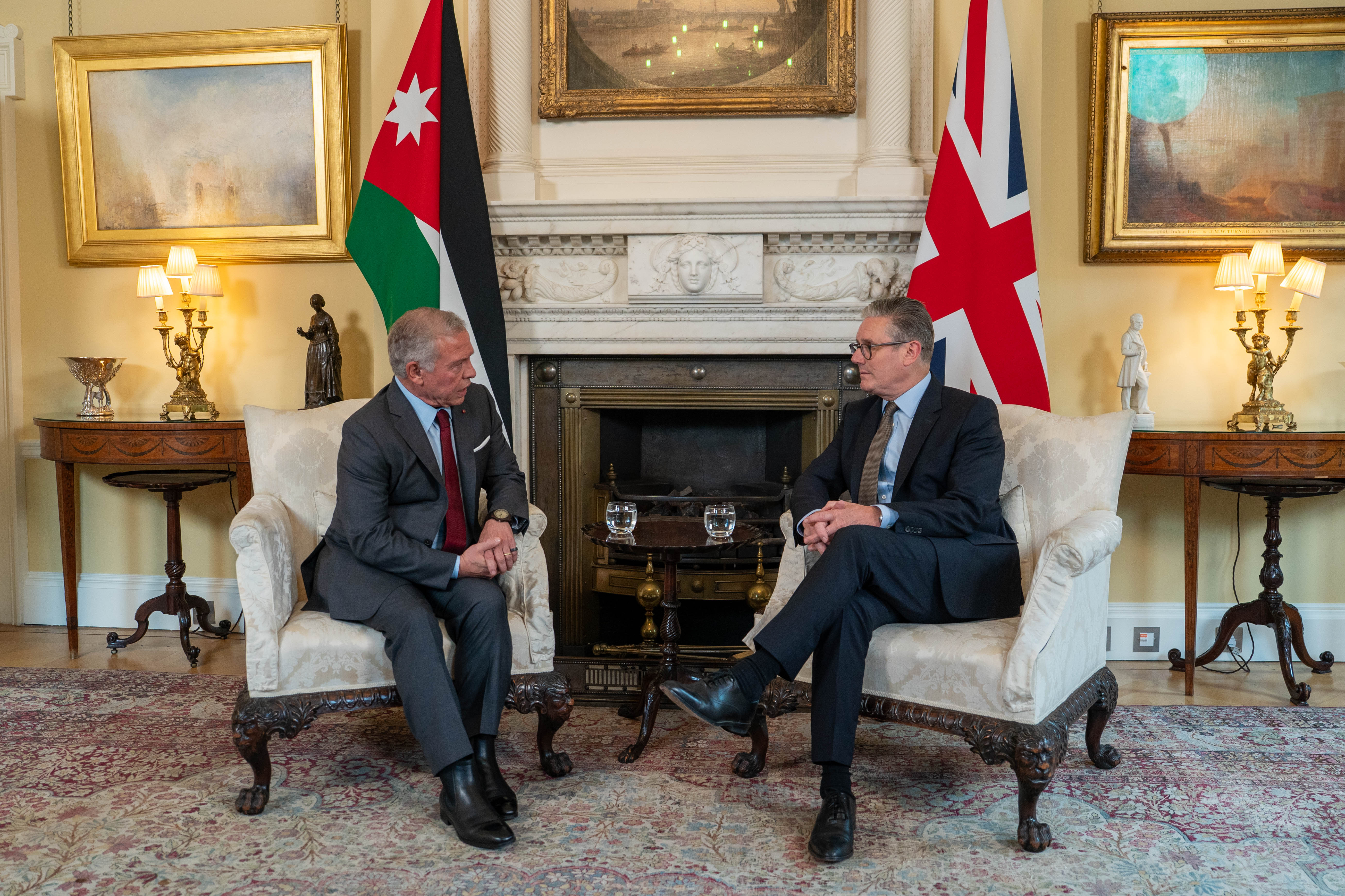 King meets with UK PM