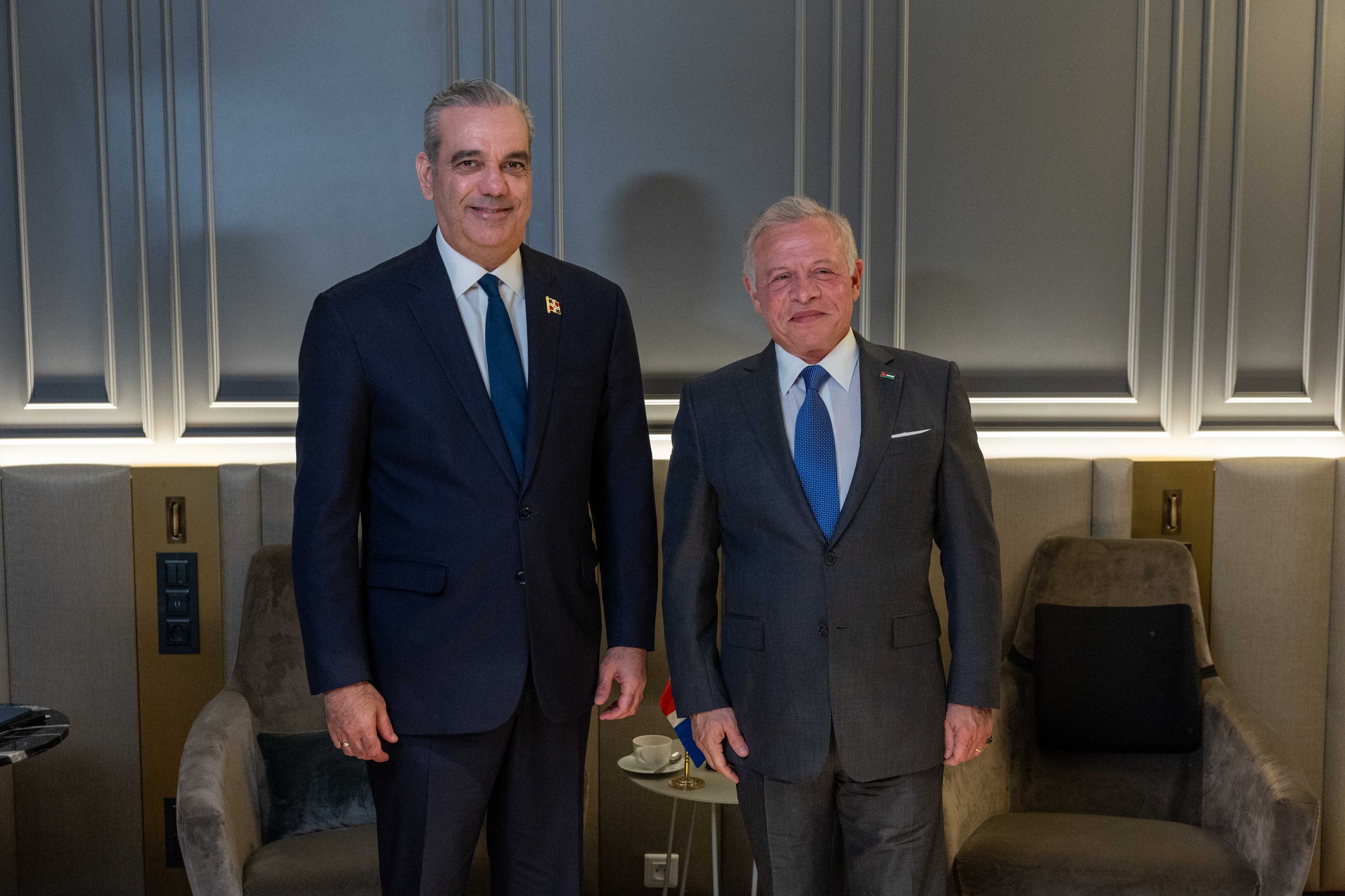 King meets with heads of state, PMs in France