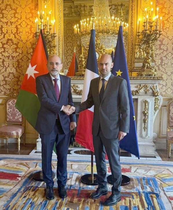 FM, French counterpart talk regional de-escalation efforts, ties