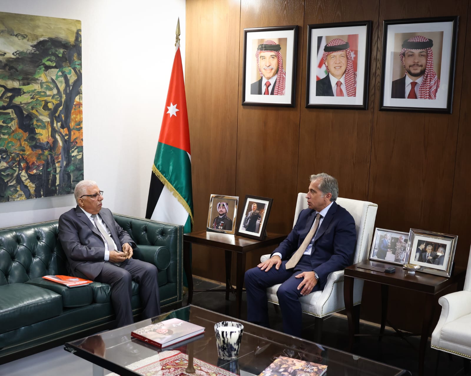 PM meets chairs of Jordan Television, Jordan News Agency Boards