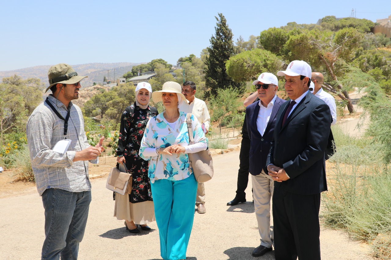 Princess Basma bint Ali, agricultural research center head talk plant research cooperation