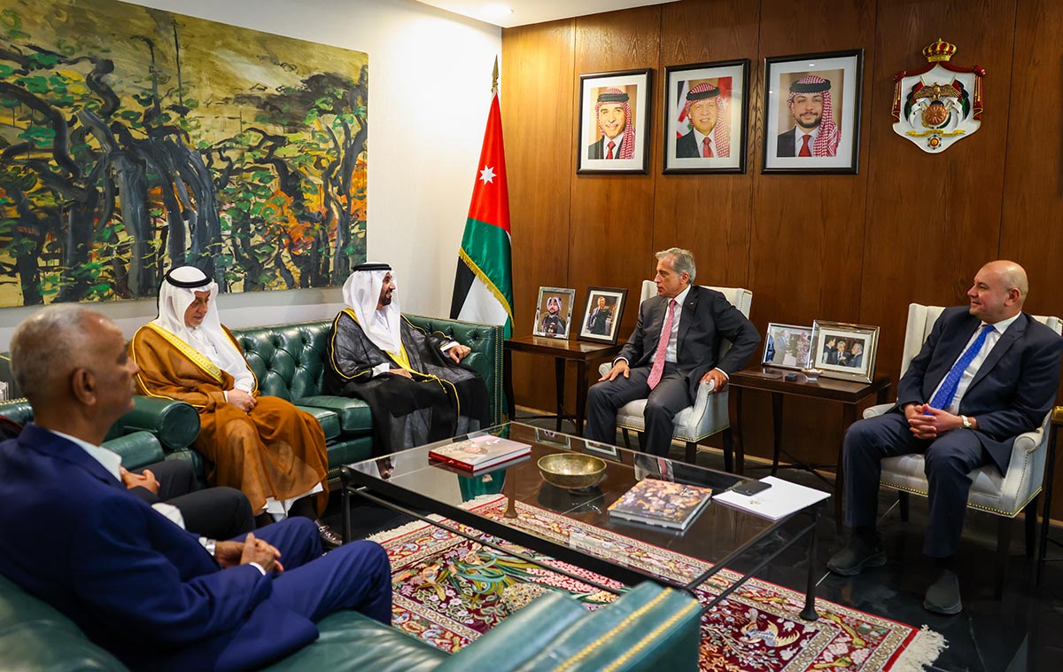 Prime Minister, Arab Parliament Speaker Discuss Regional Developments