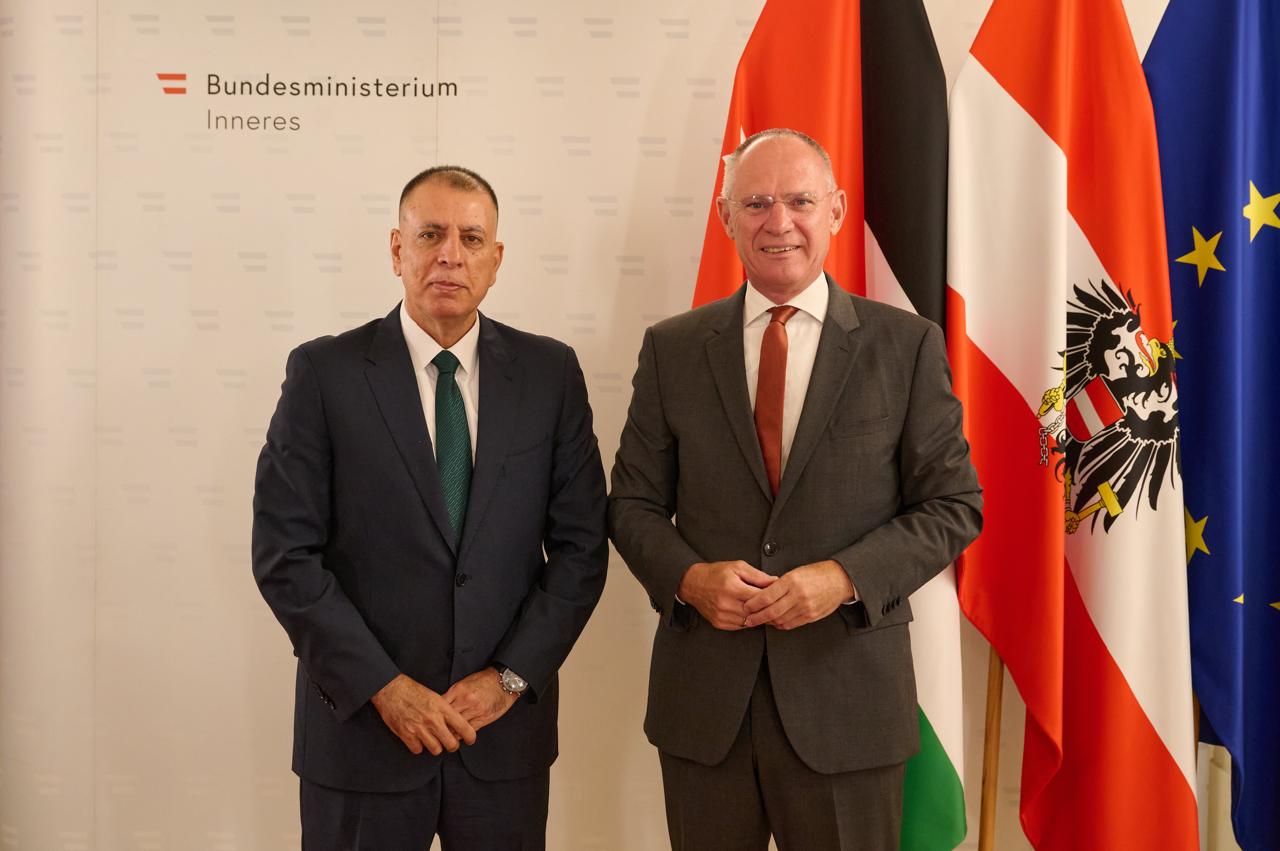 Interior Minister meets Austrian counterpart in Vienna