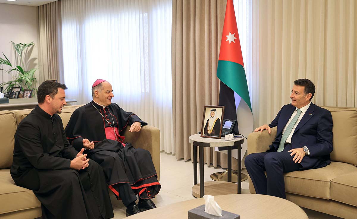 Lower House Speaker Meets Vatican Envoy