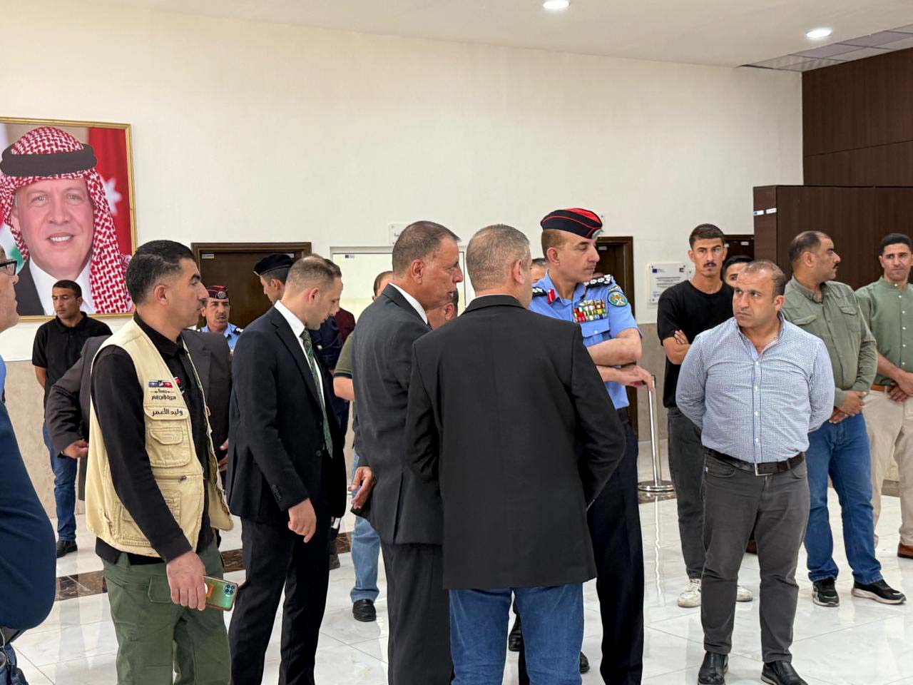 Interior Minister Visits Jaber Border Crossing, Urges Faster Passenger Processing
