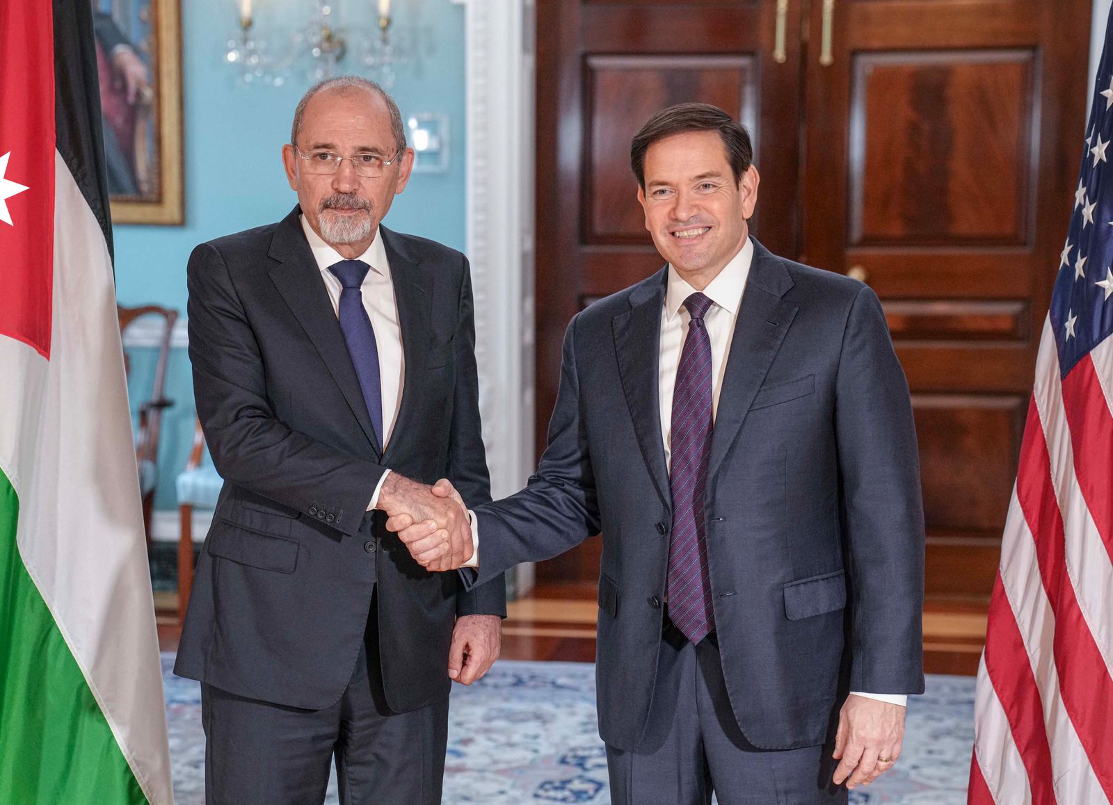 FM, US State Secretary Discuss Strategic Partnership and Regional Crises in Washington